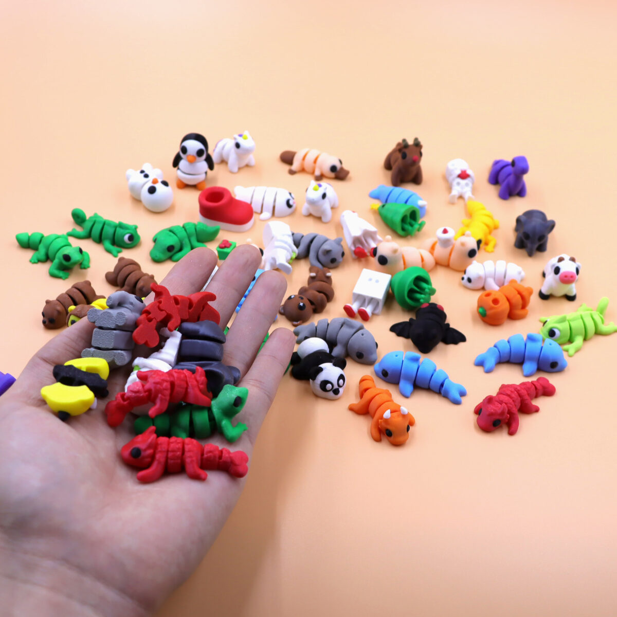 O1CN01PdbcT11fQy5XKRUg8_!!2216631264002-0-cib Colorful Animal Figurines