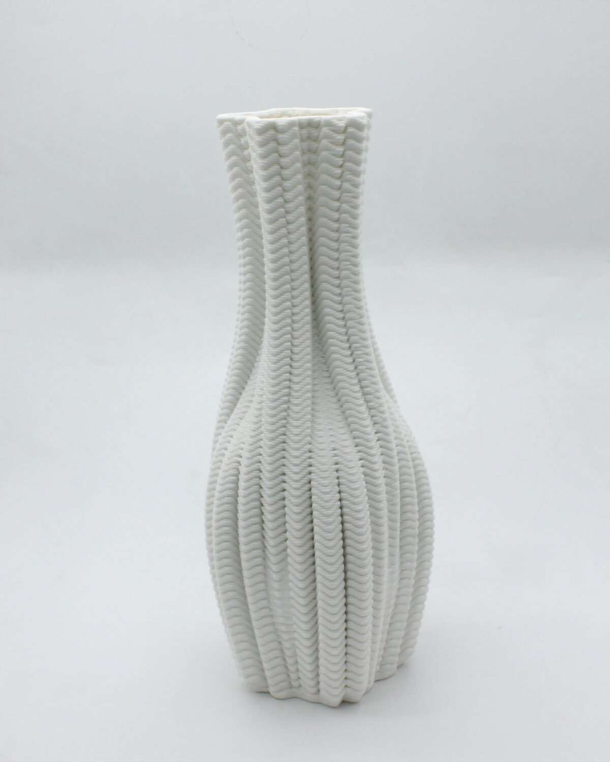 Fine Ripple-patterned Vase