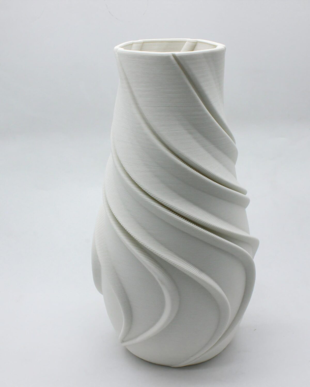 Phoenix-patterned Vase